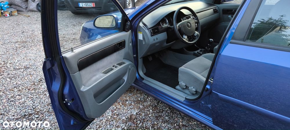 Chevrolet Nubira - 11