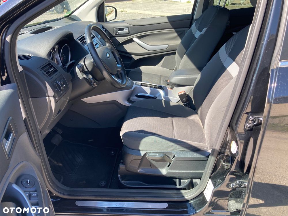 Ford Kuga 2.5 4x4 Trend - 4