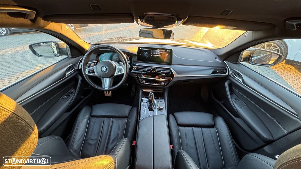 BMW 530 e Pack Desportivo M - 6