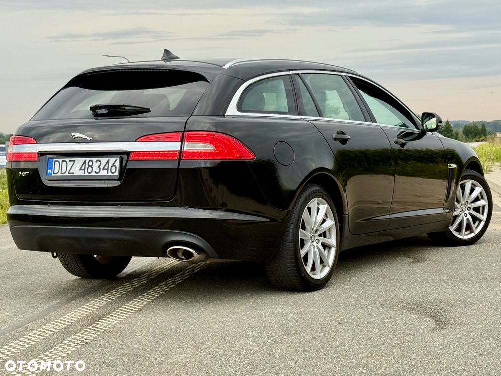 Jaguar XF 2.2 D - 14