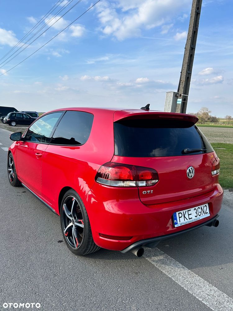 Volkswagen Golf - 10