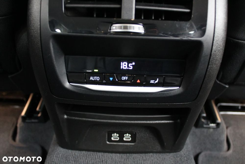 BMW X3 xDrive20i Luxury Line - 25