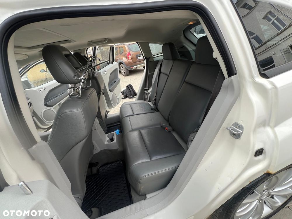 Dodge Caliber - 11