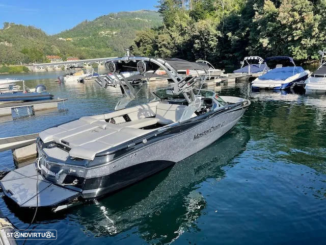 Mastercraft xt22 - 2