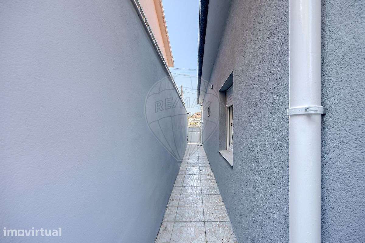 Moradia T2 para venda - Grande imagem: 2/18