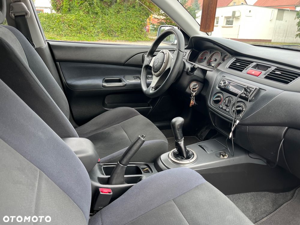 Mitsubishi Lancer - 21