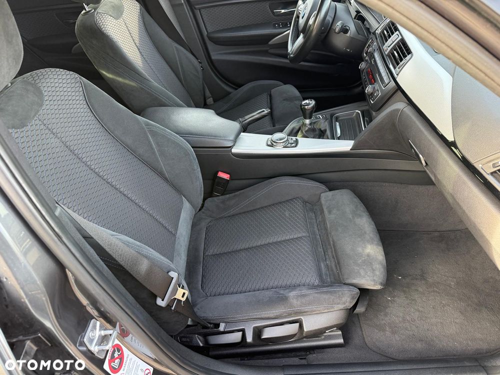 BMW Seria 3 320d M Sport EU6 - 19