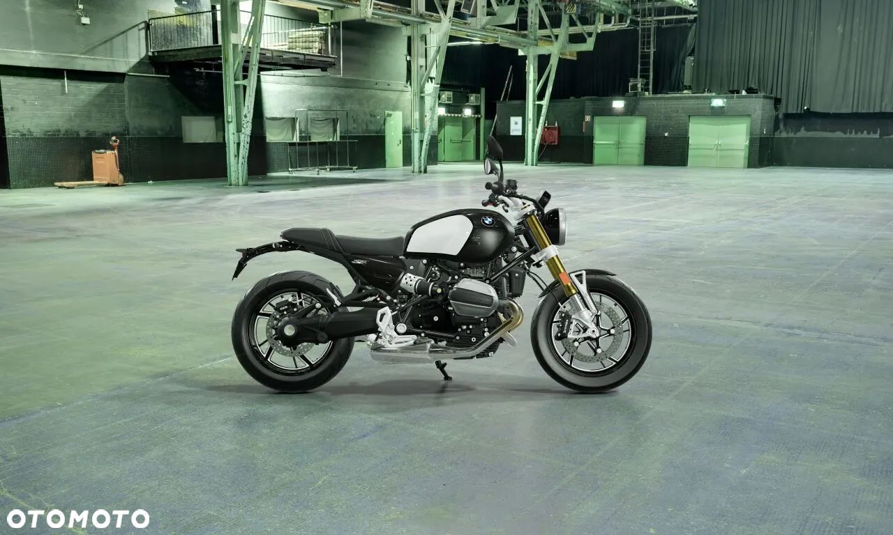 BMW R - 1