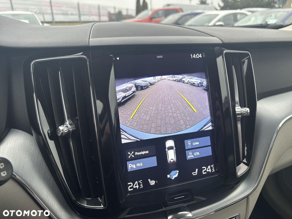 Volvo XC 60 D4 AWD Momentum - 24