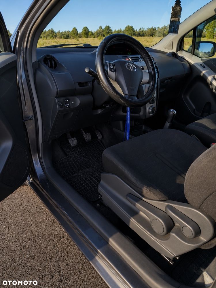 Toyota Yaris 1.3 Luna Premium - 13
