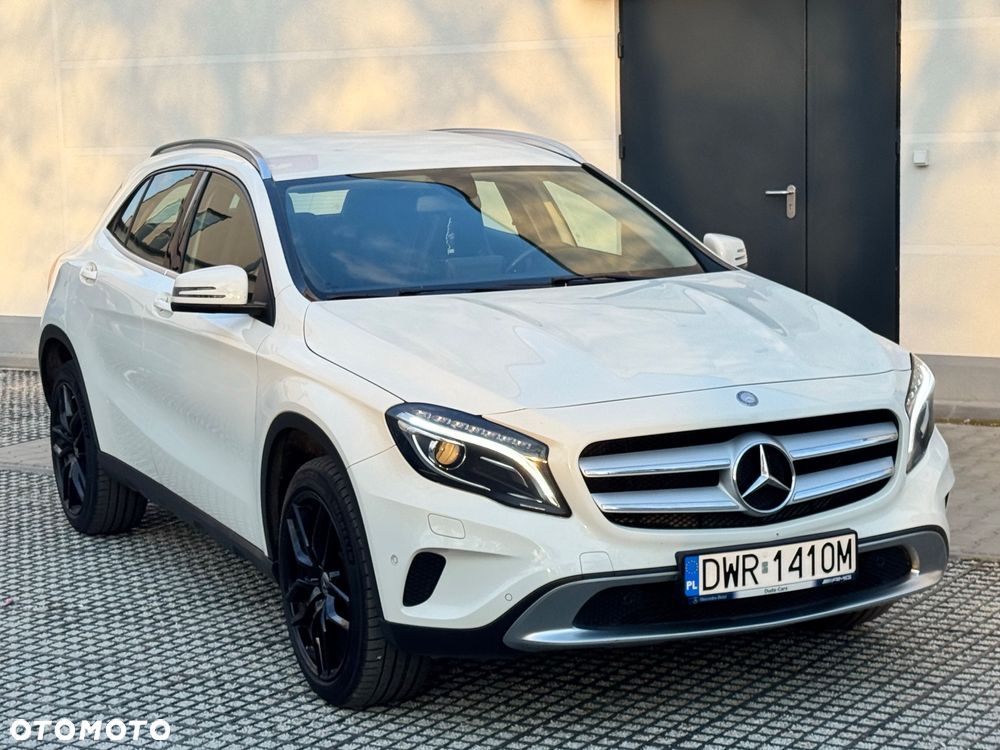Mercedes-Benz GLA 200 7G-DCT - 17