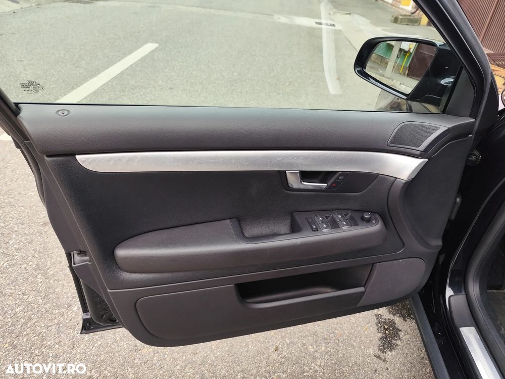 Audi A4 2.0 T FSI multitronic - 11