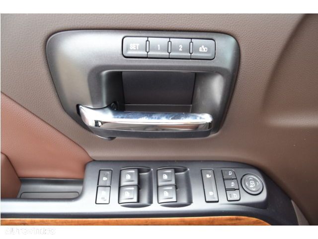 Chevrolet Silverado - 20