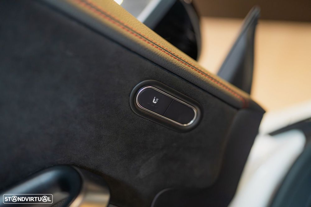 Mercedes-Benz CLA 250 e Shooting Brake AMG Line - 23