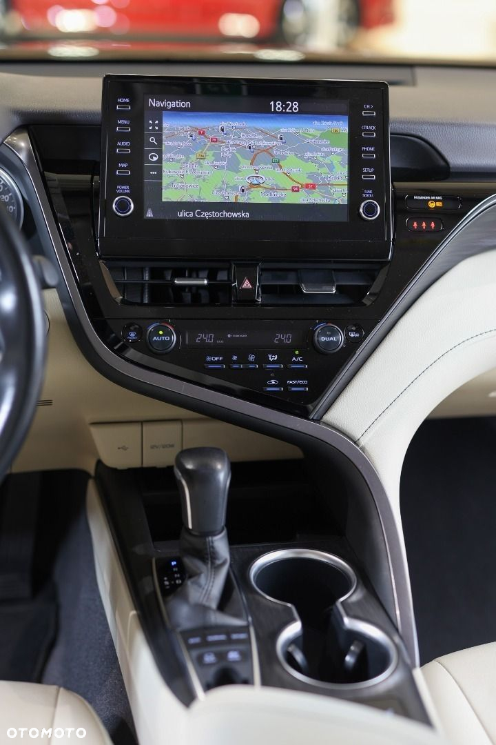 Toyota Camry - 27