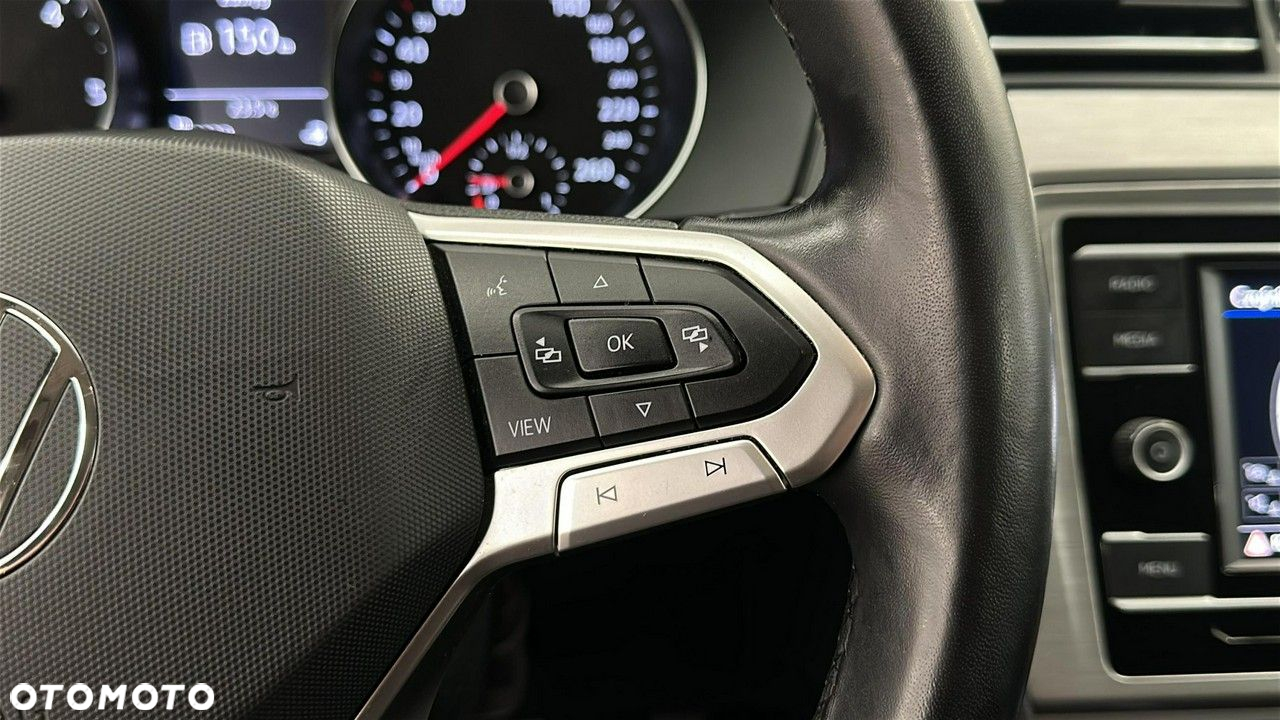 Volkswagen Passat - 23