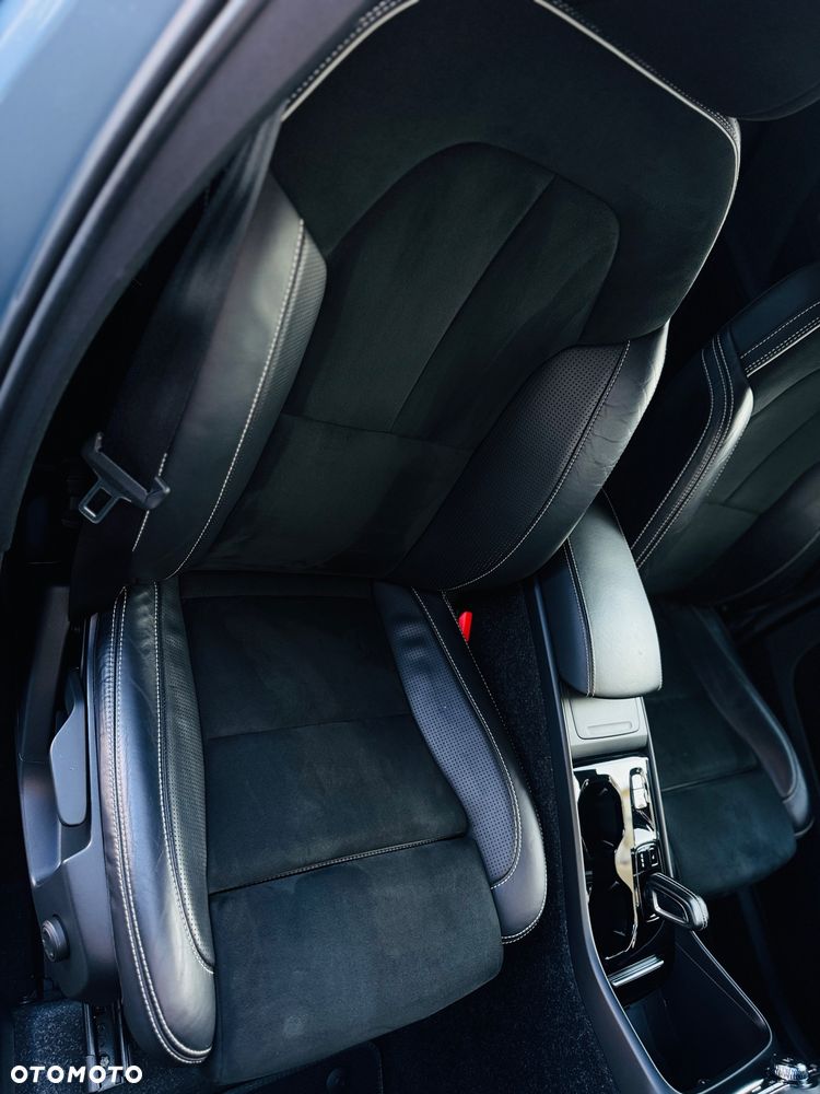 Volvo XC 40 D4 AWD Geartronic R-Design - 15