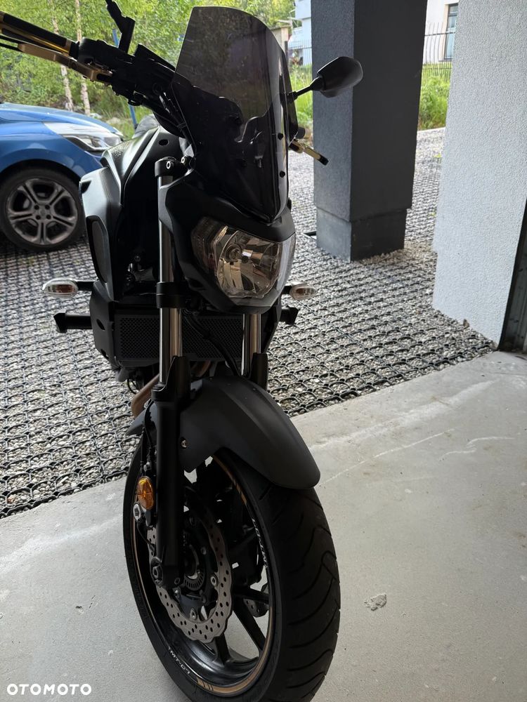 Yamaha MT - 8