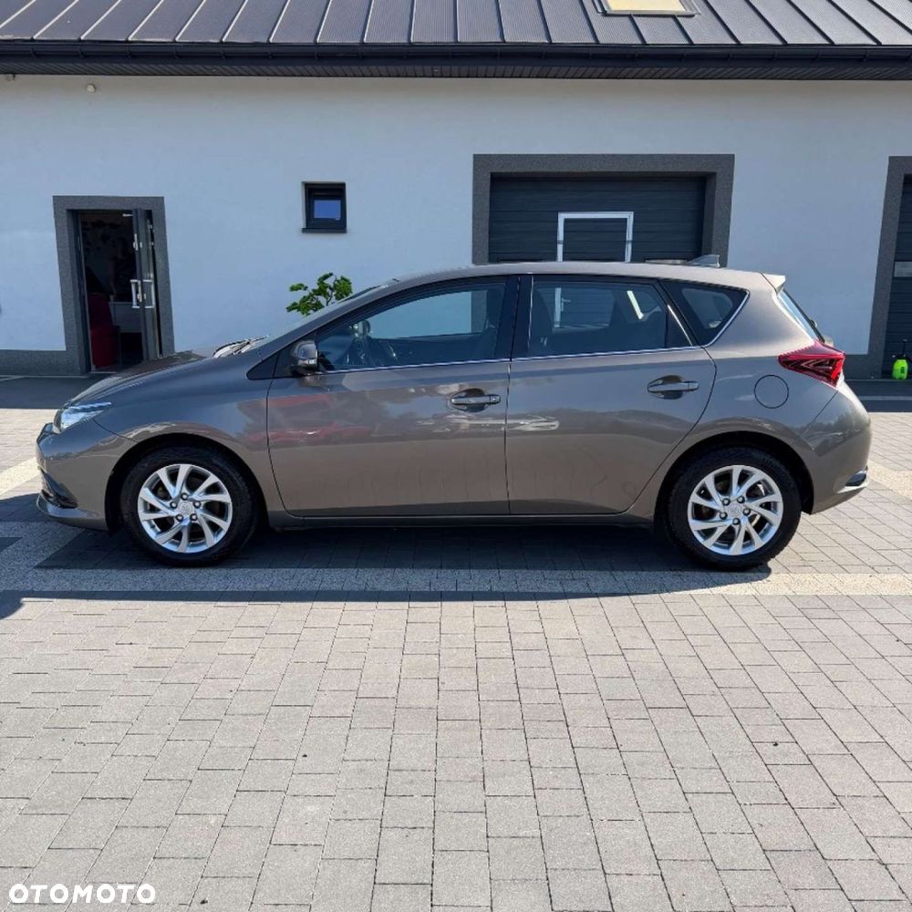 Toyota Auris - 6