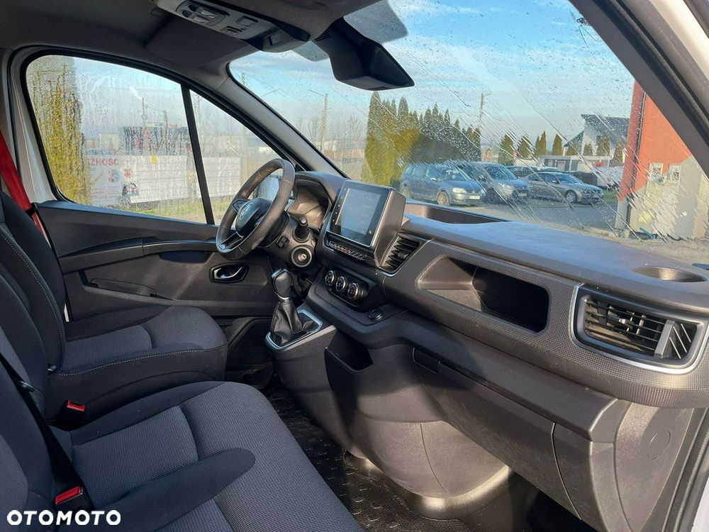 Renault Trafic - 13