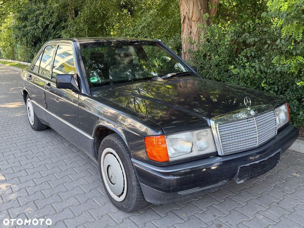 Mercedes-Benz W201 (190) - 1