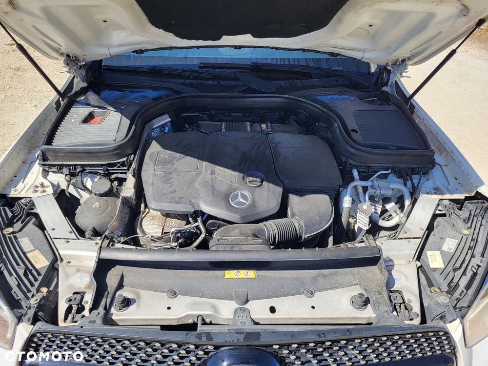Mercedes-Benz GLC 220 d 4Matic 9G-TRONIC AMG Line Plus - 28