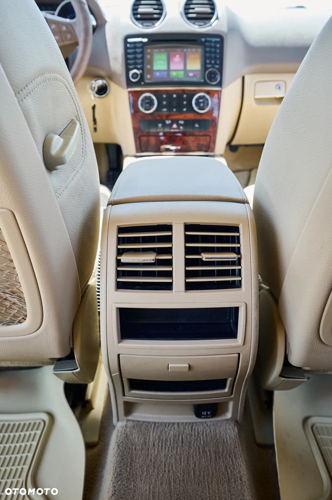 Mercedes-Benz ML - 9