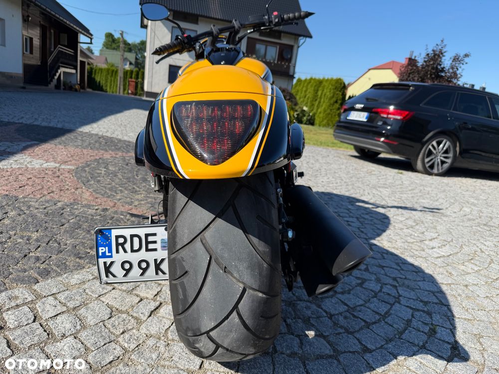 Suzuki Boulevard - 11