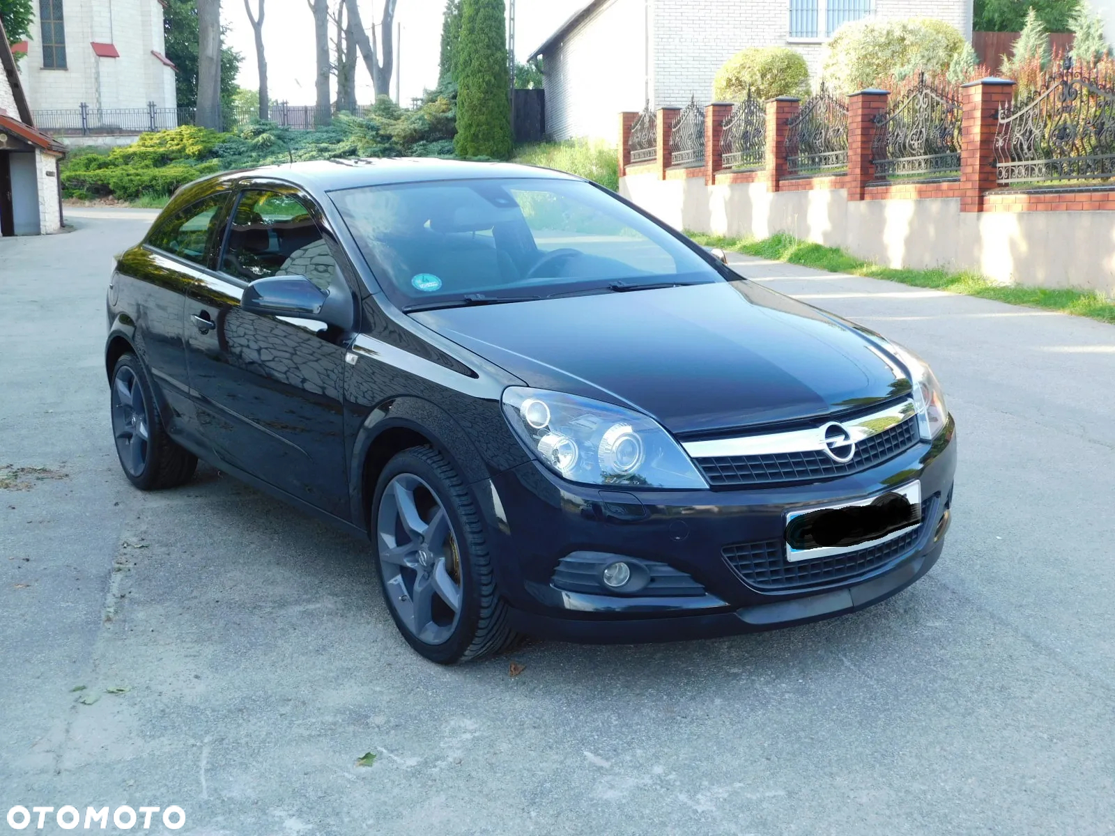 Opel Astra GTC 1.8 Cosmo - 3