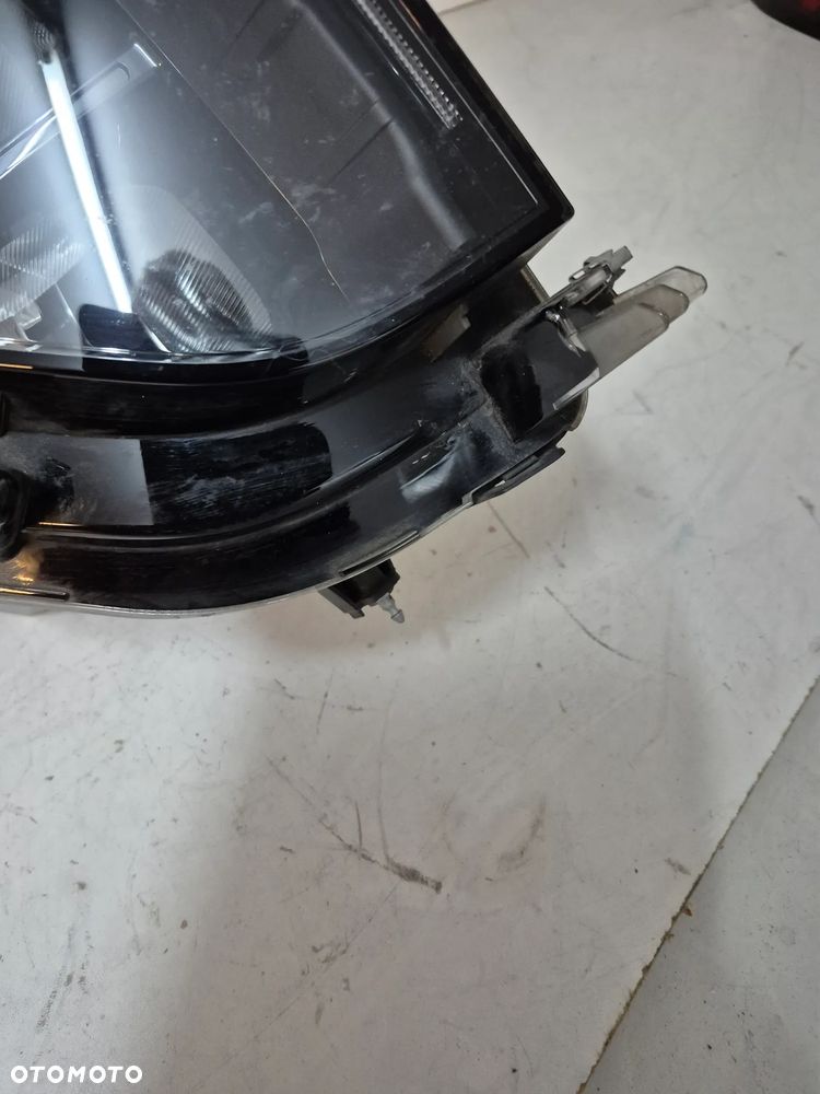 Ford Courier MK3 lampa prawa R2X6-13E014-AE - 4