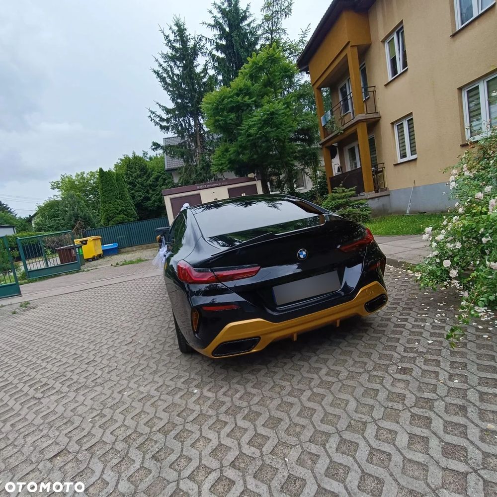 BMW Seria 8 - 38