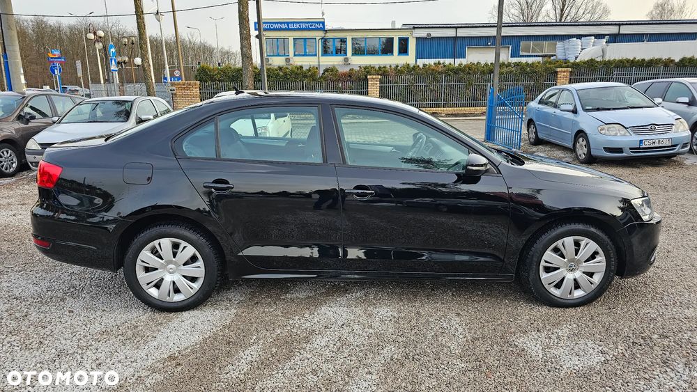 Volkswagen Jetta 1.6 TDI Comfortline - 6