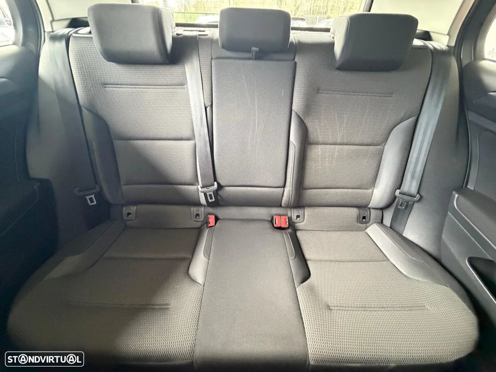 VW Golf 1.6 TDI Confortline - 37