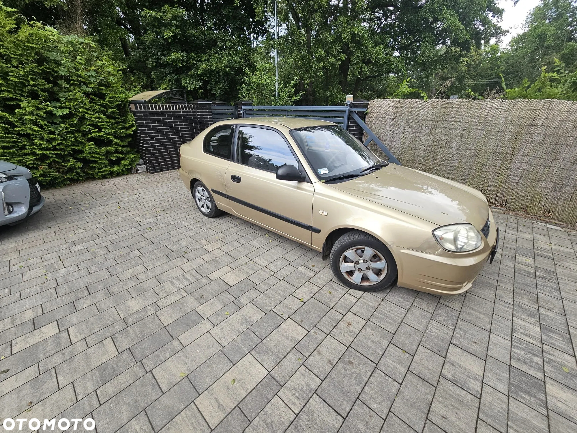 Hyundai Accent - 3