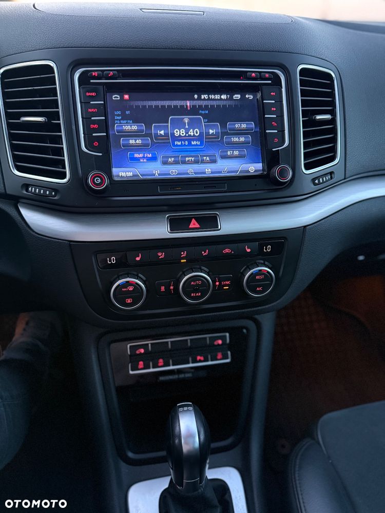 Volkswagen Sharan 2.0 TDI Highline DSG - 19