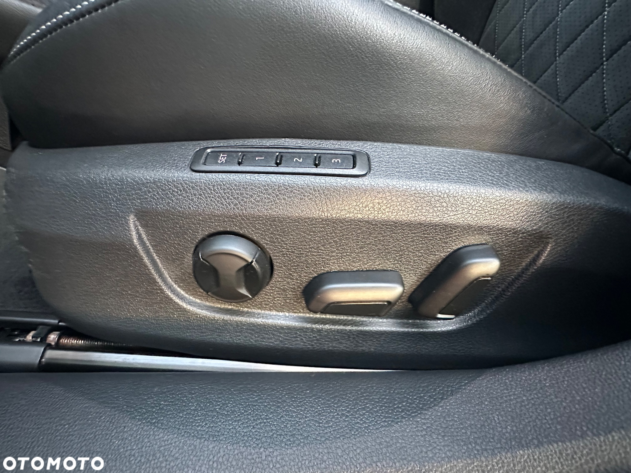 Skoda Superb 2.0 TDI DSG Sportline - 34