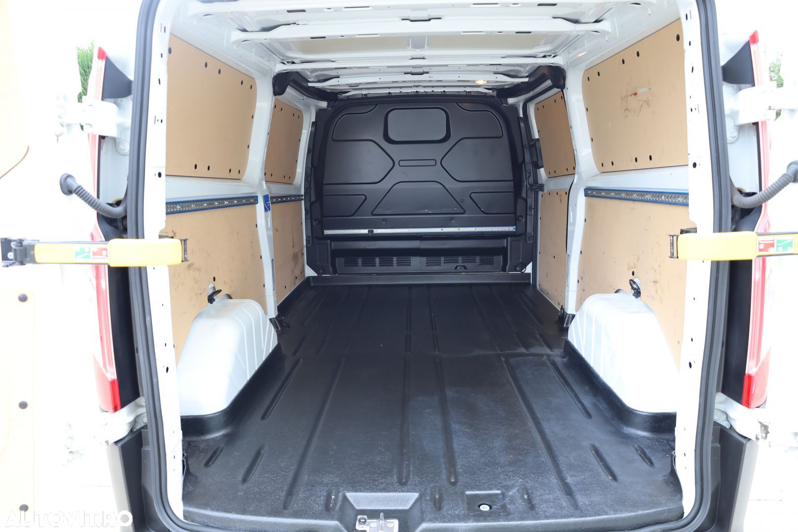 Ford Transit Custom L2H1 2.0 108CP - 14