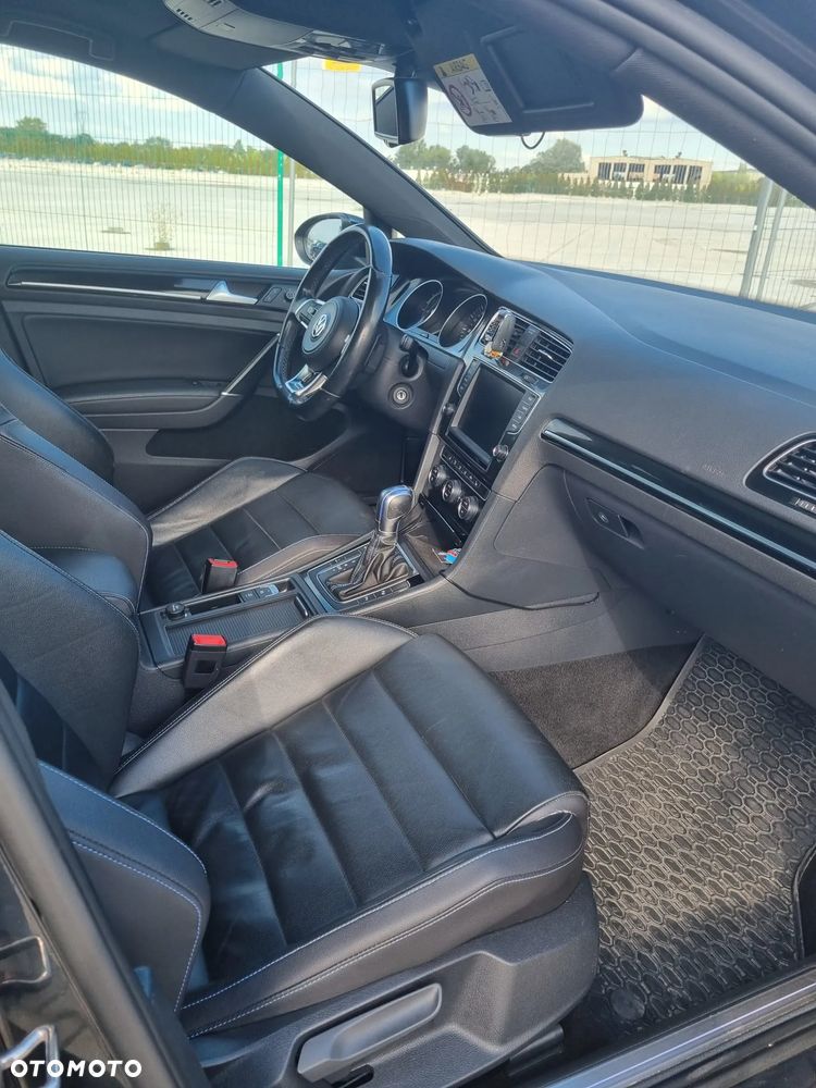 Volkswagen Golf - 11