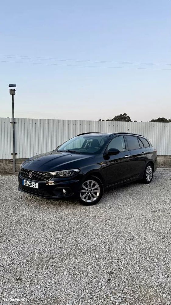 Fiat Tipo Station Wagon 1.3 M-Jet Lounge Tech - 19