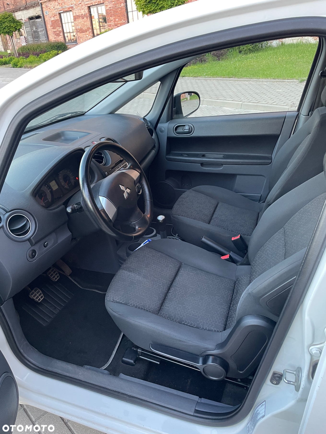 Mitsubishi Colt 1.3 Inform - 11
