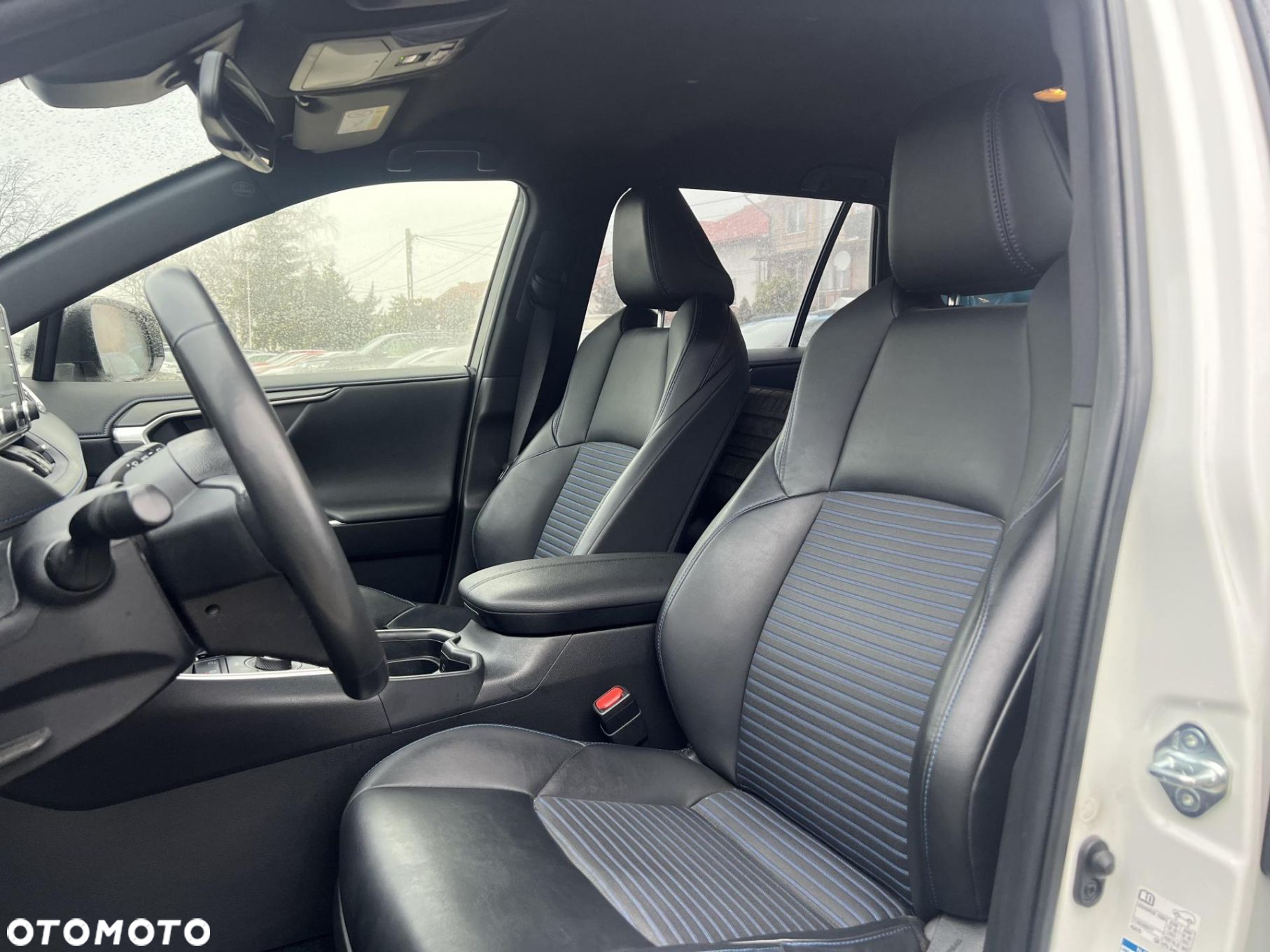 Toyota RAV4 - 9