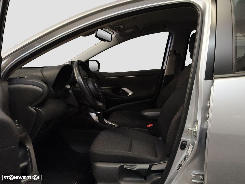 Toyota Yaris 1.5 HDF Comfort Plus - 10