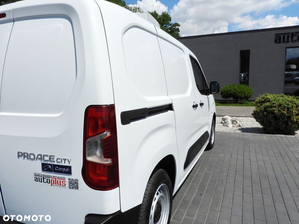 Toyota PROACE CITY  FURGON CHŁODNIA  -15*C ZASILANIE 230V TEMPOMAT KLIMATYZACJA  100KM - 19