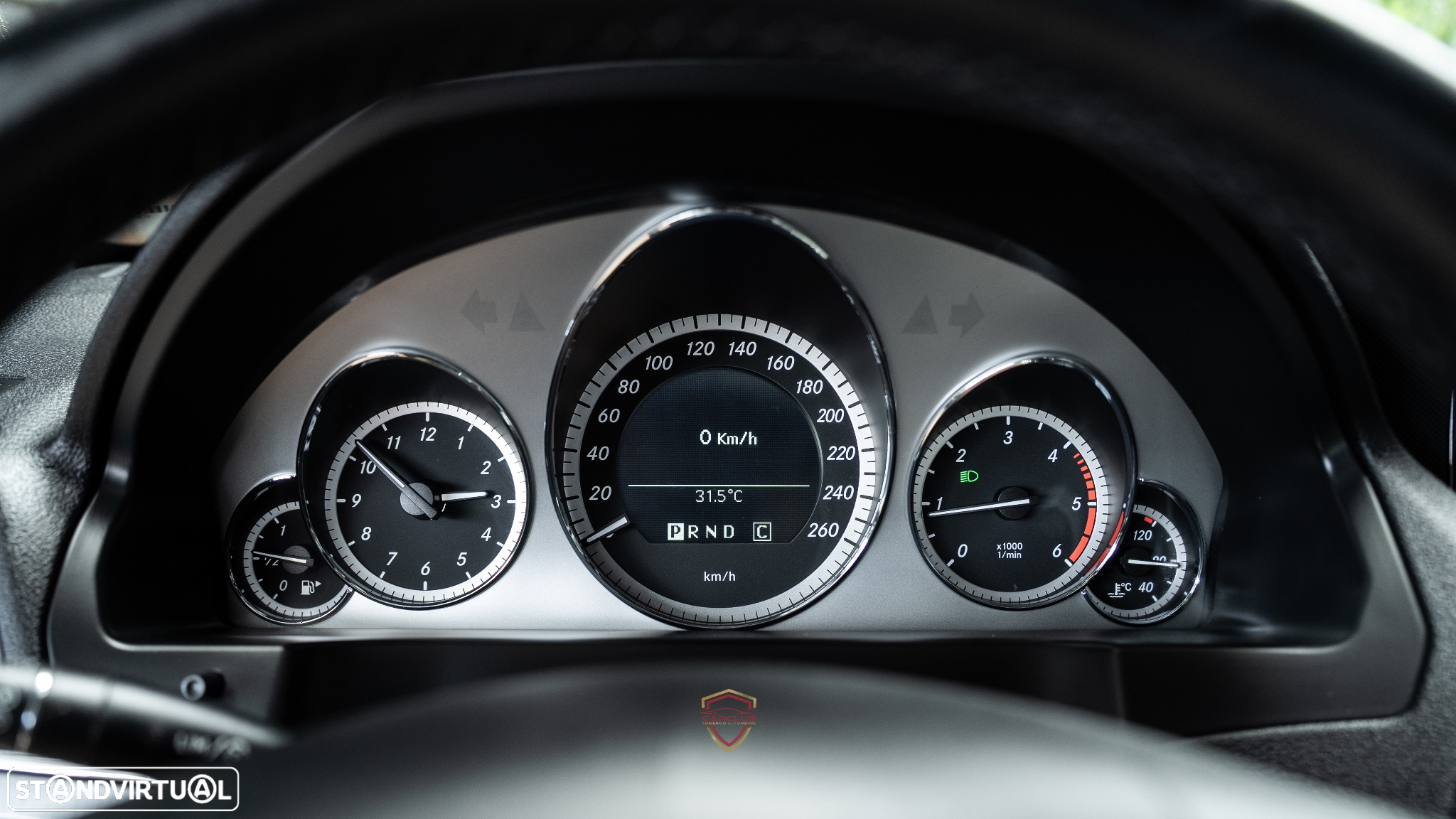 Mercedes-Benz E 220 CDi Avantgarde BlueEfficiency Auto - 22