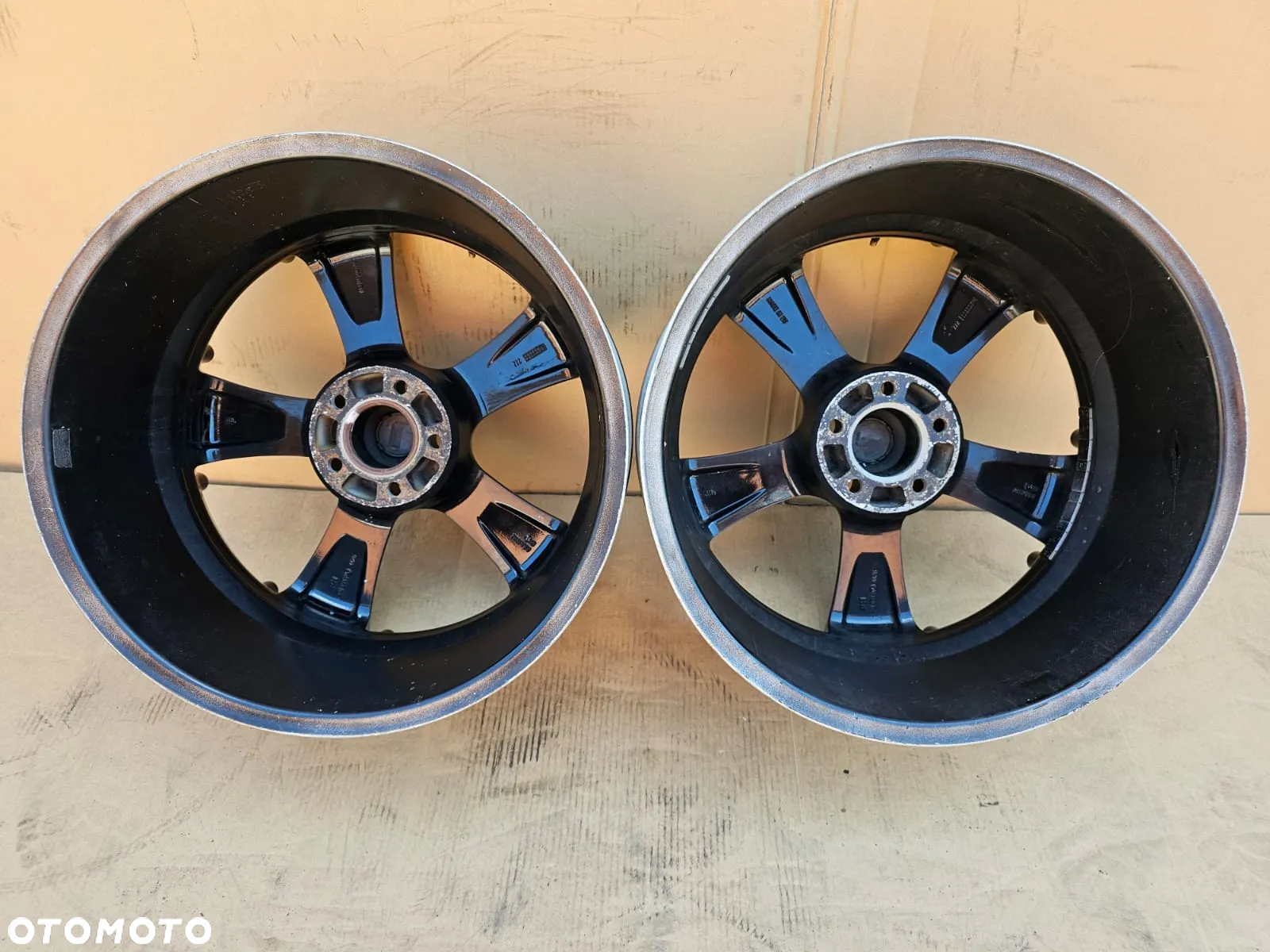 (F145) RH Volkswagen Golf Passat B6 Touran Seat Leon Audi A3 A4 Skoda Octavia / 8,5Jx19 ET35 5x112 / Zapas - 10