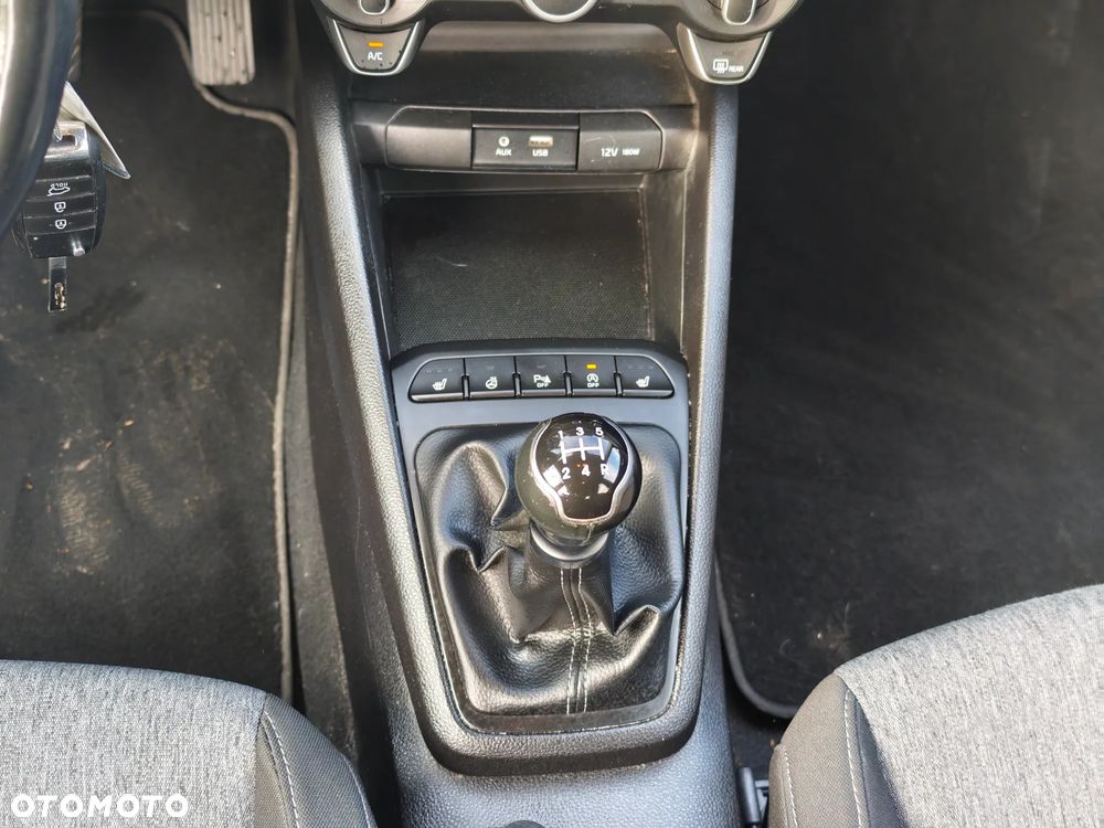 Kia Stonic 1.2 L - 26