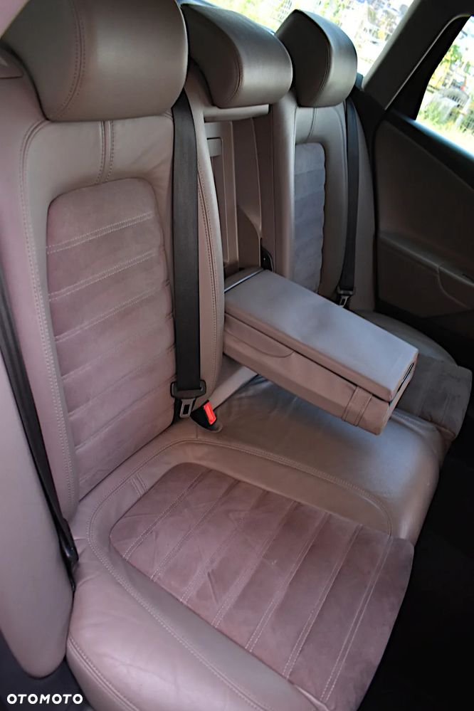 Volkswagen Passat - 34
