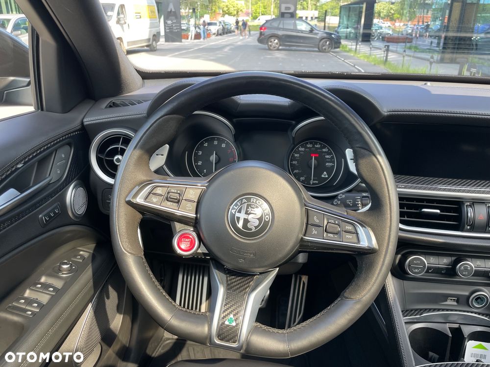 Alfa Romeo Stelvio V6 2.9 Bi-Turbo AT8-Q4 Quadrifoglio - 22