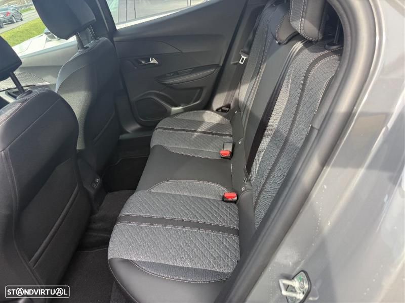 Peugeot e-2008 54 kWh Allure - 6