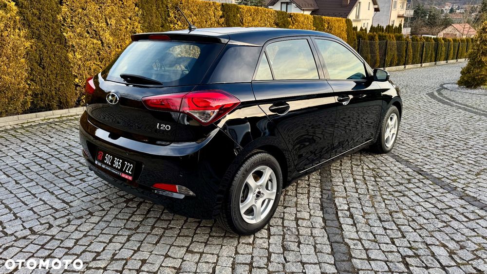 Hyundai i20 blue 1.2 Trend - 13